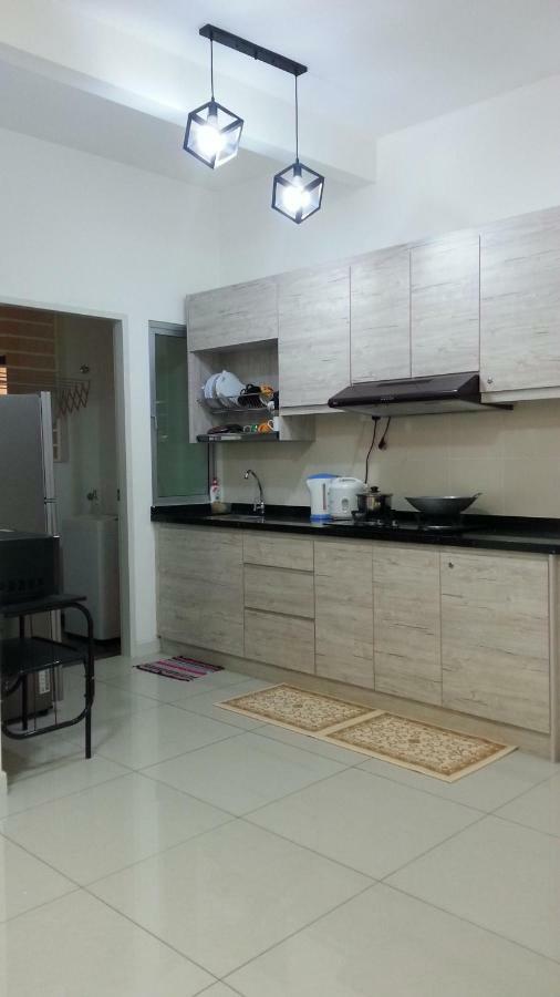 Az Homestay @ Southville City บางี ภายนอก รูปภาพ