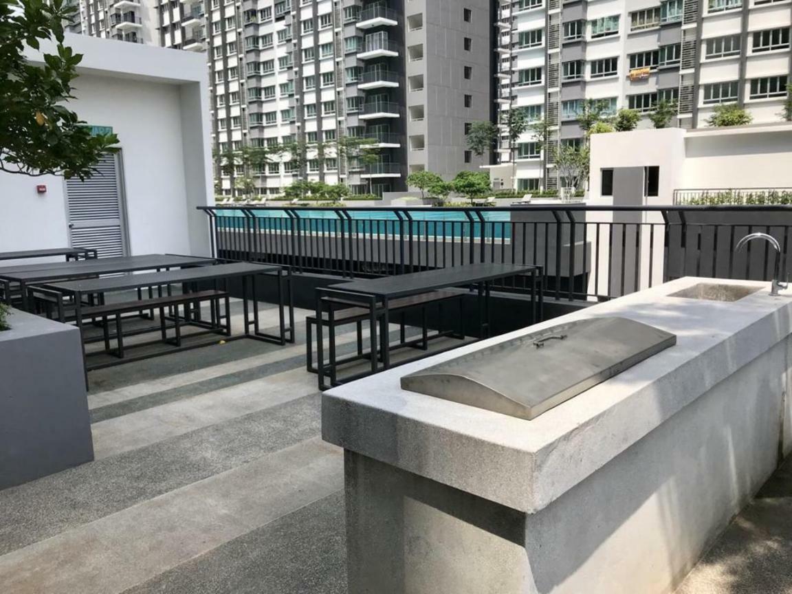 Az Homestay @ Southville City บางี ภายนอก รูปภาพ